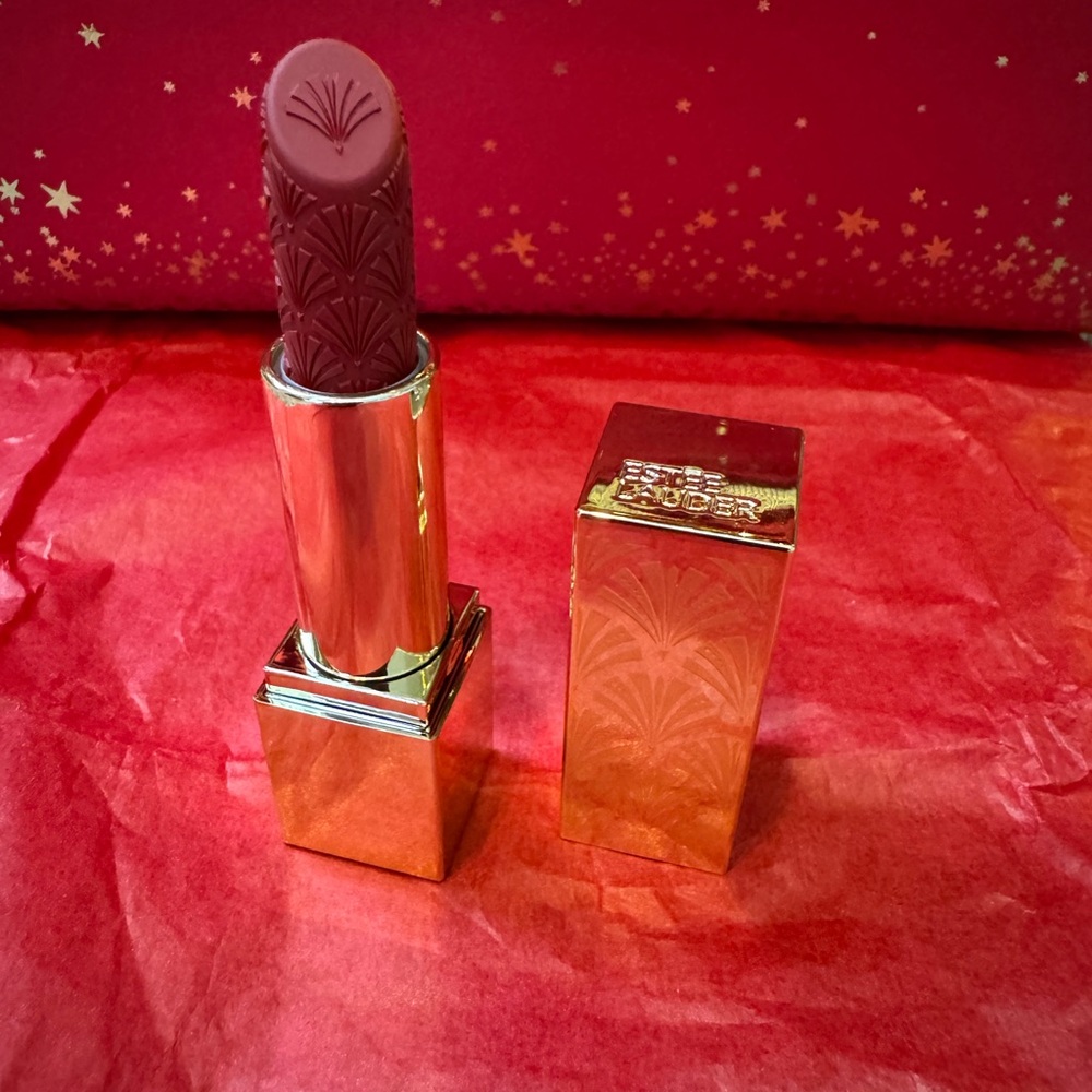 Estee Lauder Limited Edition Lipstick Red Velvet 0.12oz/3.5g Full Size New